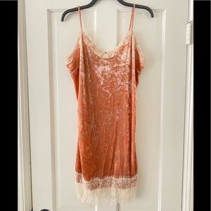 Forever 21 crushed velvet peachy pink mini dress